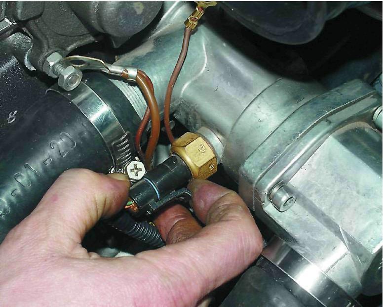 Датчик включения вентилятора: где находится, как проверить и произвести замену?