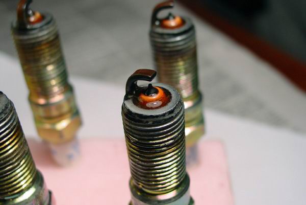 Руководство по выкручиванию свечи зажигания, ремонт резьбы с помощью ввертыша