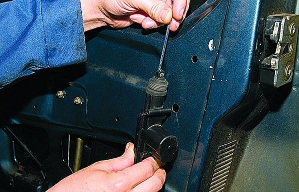 Руководство по установке и ремонту центрального замка на ВАЗ 2110 своими руками