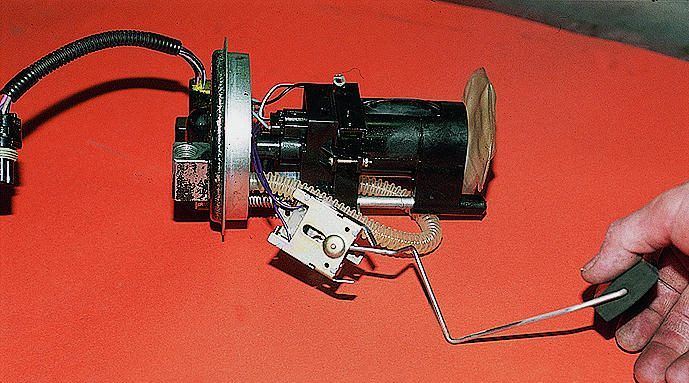 Характеристика датчика уровня топлива на ВАЗ 2114 инжектор и его замена своими руками