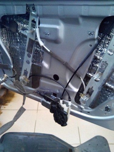 Неисправности стеклоподъемника и его блока на Renault Megane, Duster и Laguna Неисправности стеклоподъемника и его блока на Renault Megane, Duster и Laguna