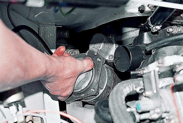 Инструкция по диагностике, ремонту и замене стартера на автомобиле ВАЗ 2107 Инструкция по диагностике, ремонту и замене стартера на автомобиле ВАЗ 2107