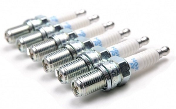 Подробная инструкция по замене свечей зажигания в автомобиле своими руками Подробная инструкция по замене свечей зажигания в автомобиле своими руками