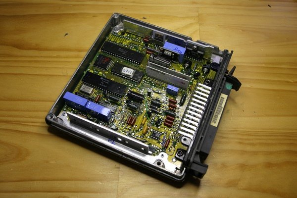 Характеристика электронного блока управления двигателем: понятие, задачи