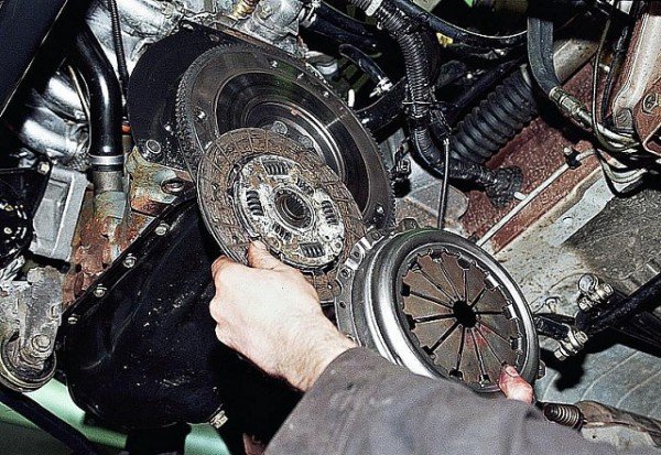 Инструкция по замене сцепления ВАЗ 2107 своими руками, стоимость детали