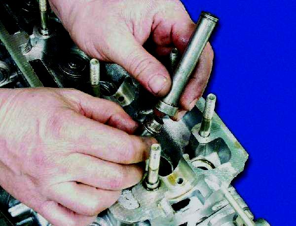 Инструкция по ремонту и замене головки блока цилиндров на ВАЗ 2106 своими руками