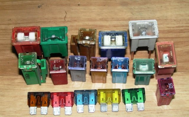 Детальное руководство по замене предохранителей на автомобиле Chevrolet Aveo