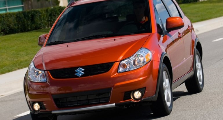 Совет автоэксперта, как произвести замену салонного фильтра на автомобиле Suzuki SX4