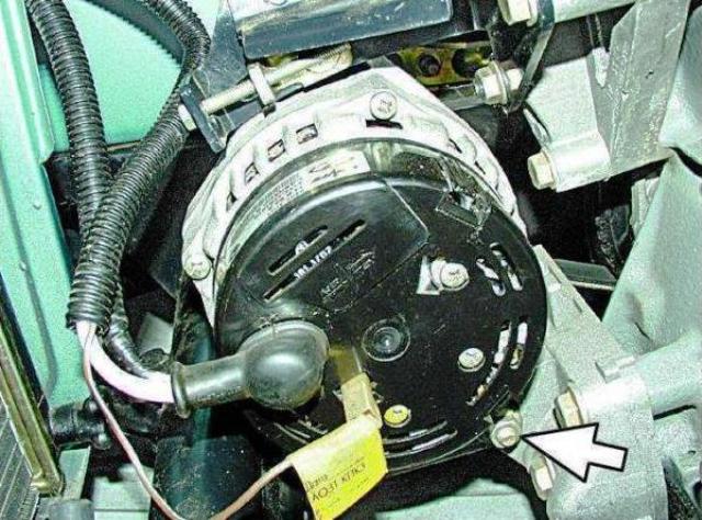 Полное руководство по замене ремня генератора на автомобиле ВАЗ 2110, видео процесса Полное руководство по замене ремня генератора на автомобиле ВАЗ 2110, видео процесса