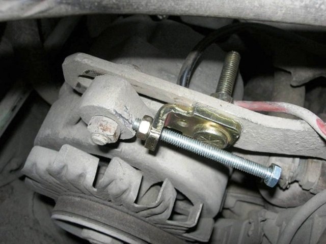 Полное руководство по замене ремня генератора на автомобиле ВАЗ 2110, видео процесса Полное руководство по замене ремня генератора на автомобиле ВАЗ 2110, видео процесса