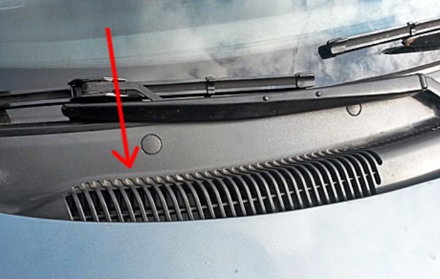 Как правильно произвести замену салонного фильтра на автомобиле ВАЗ 2112 самостоятельно