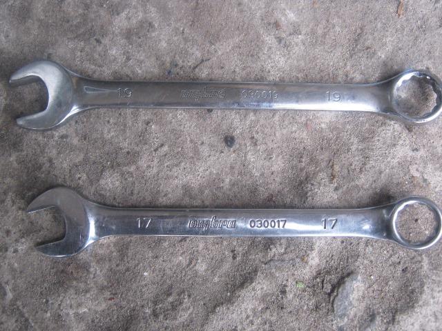 Советы автоэкспертов, как поменять ремень генератора на автомобиле ВАЗ 2107 Советы автоэкспертов, как поменять ремень генератора на автомобиле ВАЗ 2107