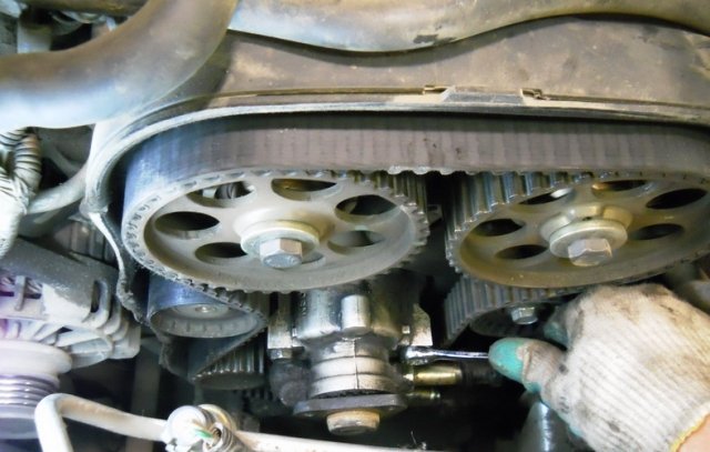 Ручная замена ремня ГРМ Chevrolet Lanos6 пошаговая инструкция с фото Ручная замена ремня ГРМ Chevrolet Lanos6 пошаговая инструкция с фото