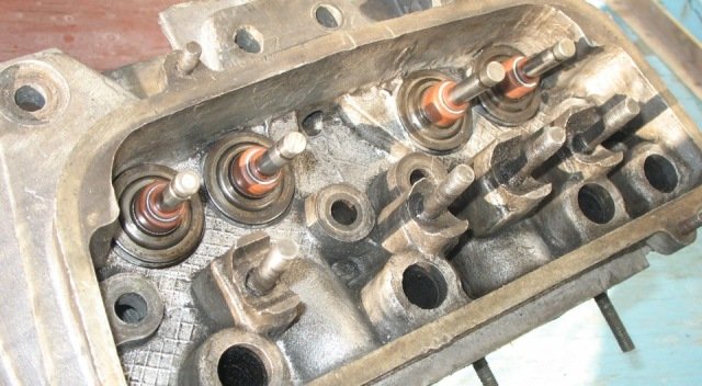 Cколько масла в двигателе должно быть: советы, фото- и видеообзор Cколько масла в двигателе должно быть: советы, фото- и видеообзор