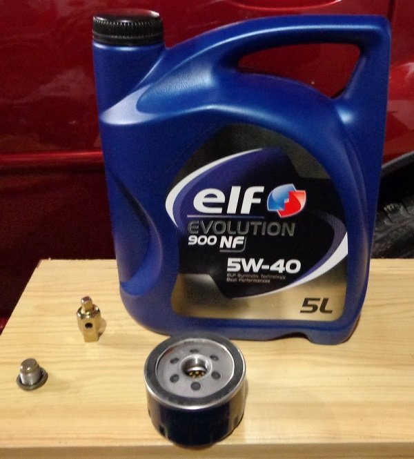 Замена масла в двигателе Рено Логан: пошаговая инструкция и фото