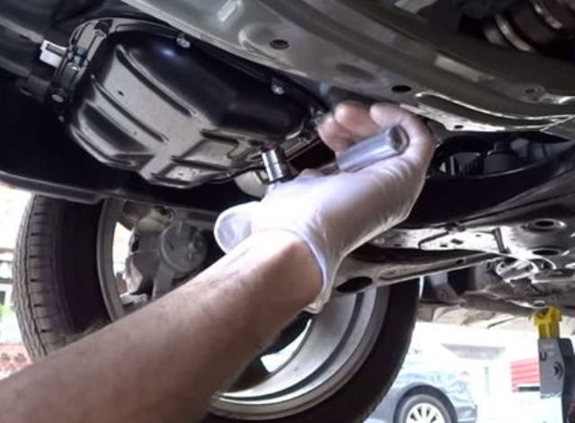 Как заменить масляный фильтр Тойота Королла: пошаговая инструкция и фото Как заменить масляный фильтр Тойота Королла: пошаговая инструкция и фото