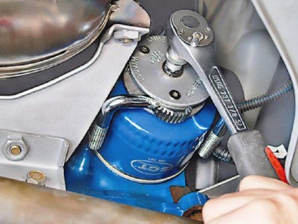 Замена моторного масла в LADA Granta: пошаговая инструкция, фото и видео Замена моторного масла в LADA Granta: пошаговая инструкция, фото и видео