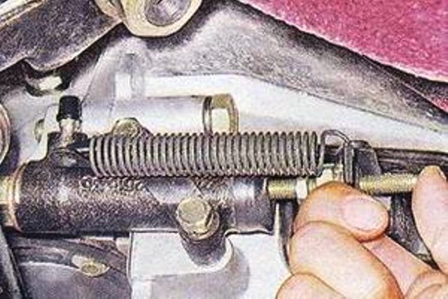 Как регулировать педали сцепления на авто ВАЗ 2107: инструкции и видео