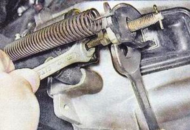 Как регулировать педали сцепления на авто ВАЗ 2107: инструкции и видео