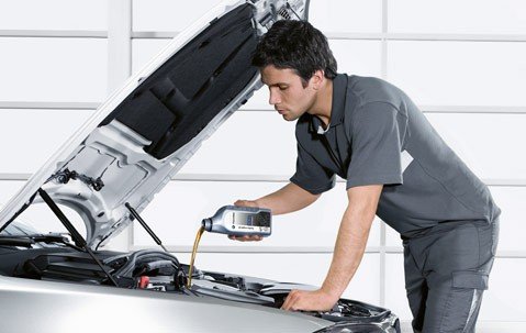 Меняем масло в двигателе автомобиля ВАЗ 2019: инструкции, фото и видео