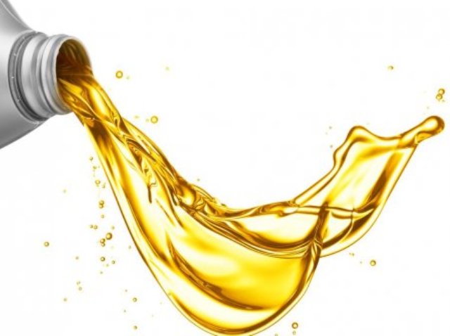 Обзор различных моторных масел: марки, особенности и характеристики