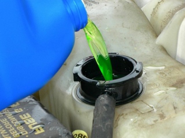 Технические характеристики зеленого антифриза и тосола: фото и видео