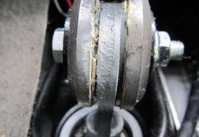 Диагностируем и устраняем дребезжание рычага КПП Калина (с видео)