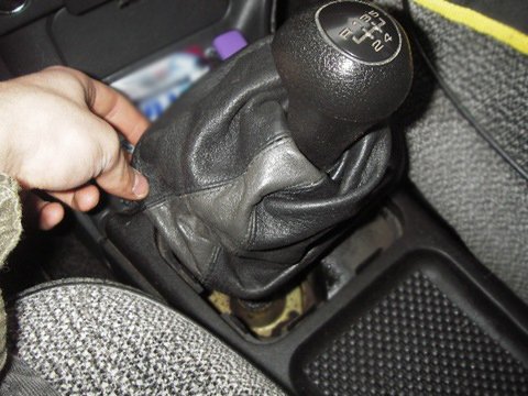 Процесс устранения дребезжания рычага КПП на ВАЗ 2114: фото и видео