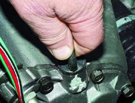 Пошаговая инструкция по замене масла в КПП Lada Priora: фото- и видеообзор Пошаговая инструкция по замене масла в КПП Lada Priora: фото- и видеообзор