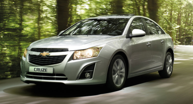 Как самому поменять воздушный фильтр в автомобиле Chevrolet Cruze