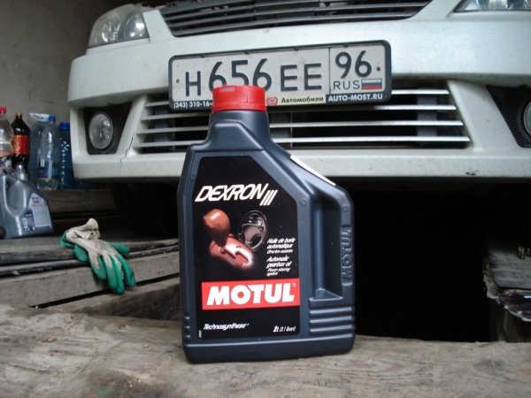 Почему течет и пенится масло на стыке двигателя и АКПП: причины и решение