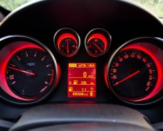 Как выглядит панель приборов Opel Astra H и других моделях, как ее самому снять и поменять? Как выглядит панель приборов Opel Astra H и других моделях, как ее самому снять и поменять?