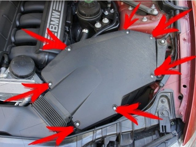 Замена воздушного фильтра на автомобиле BMW Е90, (Е82) Замена воздушного фильтра на автомобиле BMW Е90, (Е82)