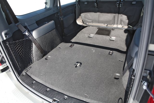 Честный обзор Lada Largus. Преимущества и недостатки французского родственника