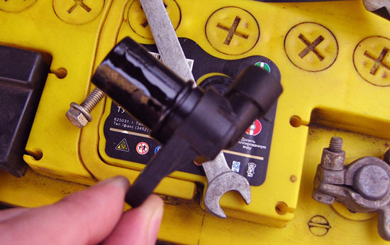 Как заменить датчик положения распредвала на ВАЗ 2115