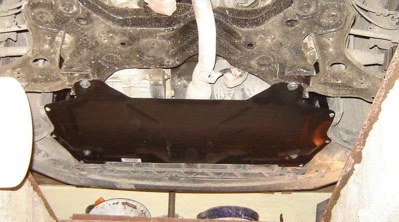 Установка защиты картера двигателя Фольксваген Поло