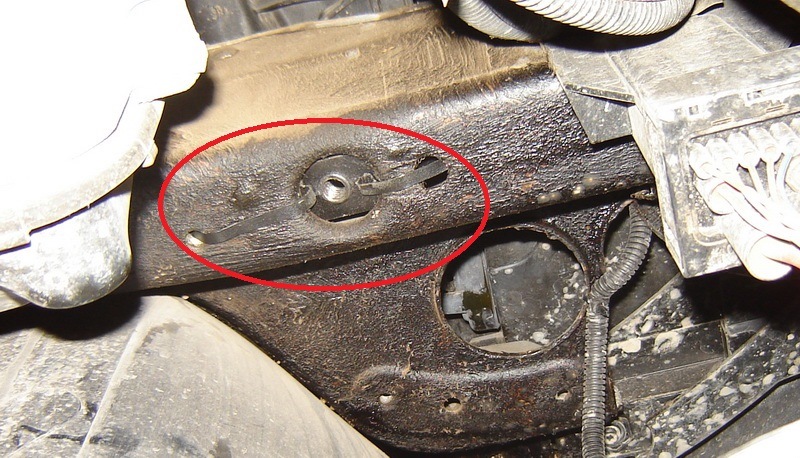 Установка защиты картера двигателя Фольксваген Поло