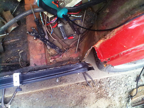 Замена порогов на легендарном автомобиле ВАЗ 2106