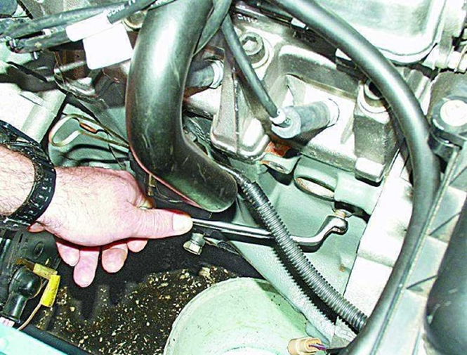 Подробная инструкция по самостоятельной замене термостата на ВАЗ 2114