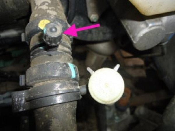 Как самостоятельно заменить антифриз на Лада Ларгус Как самостоятельно заменить антифриз на Лада Ларгус