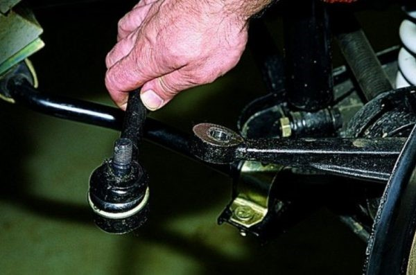 Изучаем и ремонтируем рулевой редуктор «Шестерки» Изучаем и ремонтируем рулевой редуктор «Шестерки»