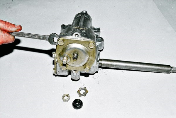 Изучаем и ремонтируем рулевой редуктор «Шестерки» Изучаем и ремонтируем рулевой редуктор «Шестерки»