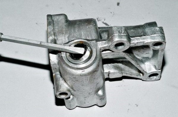 Изучаем и ремонтируем рулевой редуктор «Шестерки» Изучаем и ремонтируем рулевой редуктор «Шестерки»