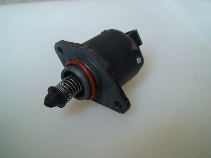 Описание датчика холостого хода ВАЗ 2110, инструкция по замене и чистке устройства