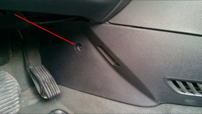 Самостоятельная замена салонного фильтра на Peugeot 407