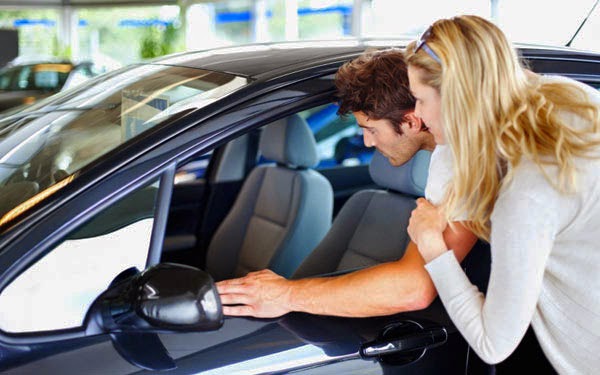 Когда лучше покупать новый автомобиль или авто с пробегом