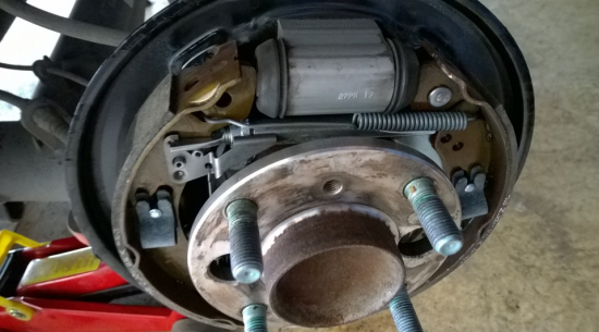 Замена задних колодок на Форд Фокус 2: подробная инструкция