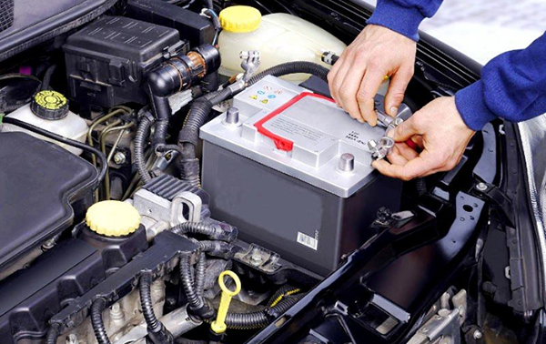 Как заряжать необслуживаемый аккумулятор автомобиля Как заряжать необслуживаемый аккумулятор автомобиля