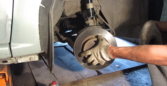 Замена задних колодок Рено Логан (Renault Logan)