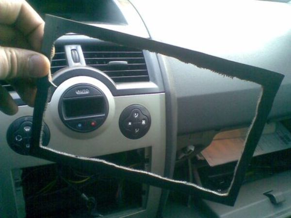 Выбор, установка и подключение 2 DIN автомагнитолы и переходной рамки для нее: рейтинг и инструкция